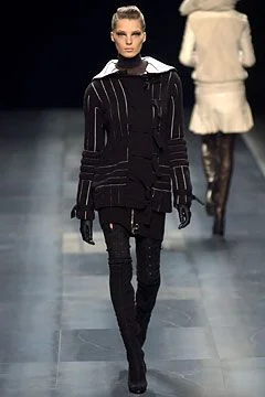 Look 16